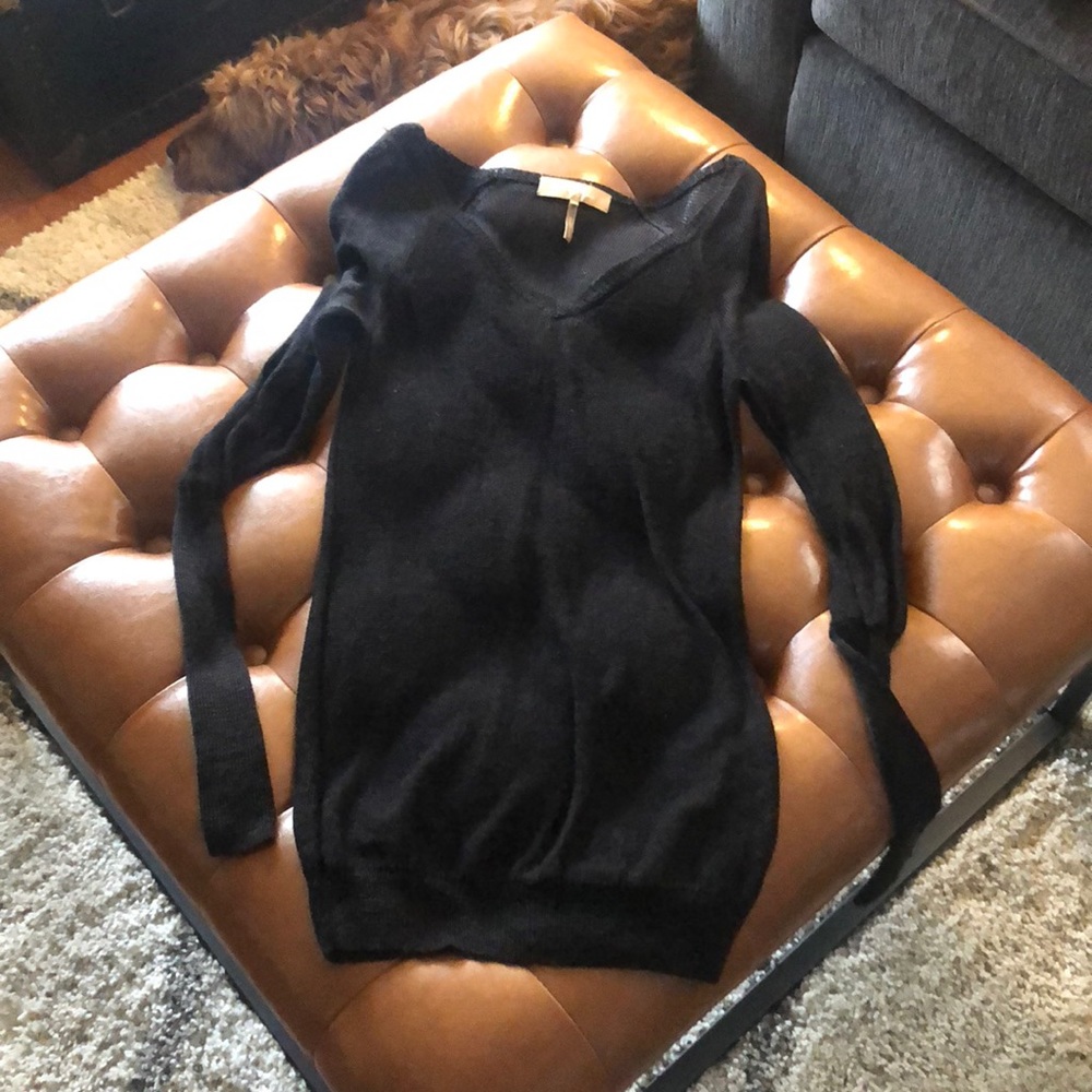 B lack dress shirt